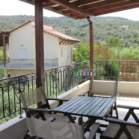 Zouzoula House Apartment Milína