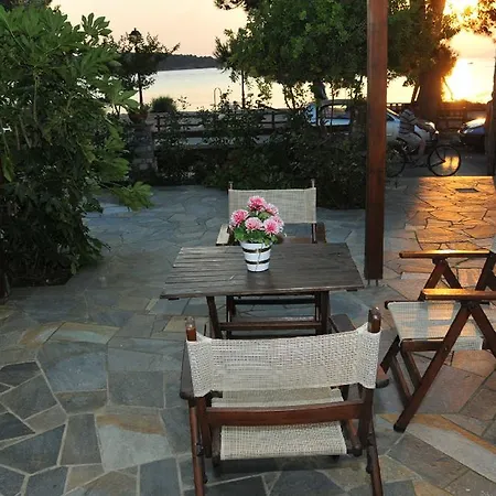 Zouzoula House Apartment Milína