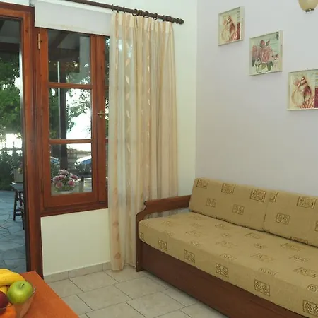 Apartment Zouzoula House Milína